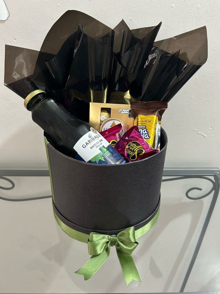 Cesta de Café da Manhã - Cesta Doce Afeto 🍇🍫💖 | Cesta Encantada